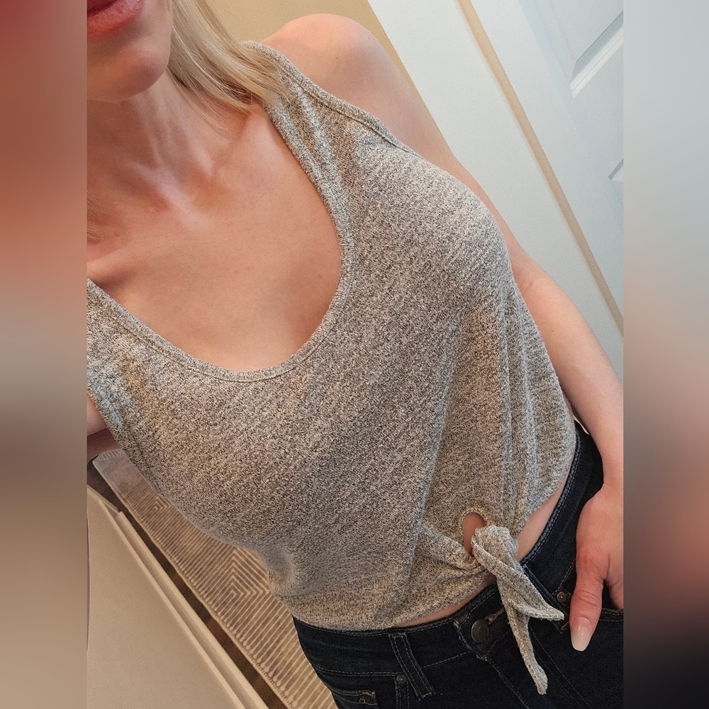 NWOT Wilfred Free Tie Front Crop Top - SIZE S